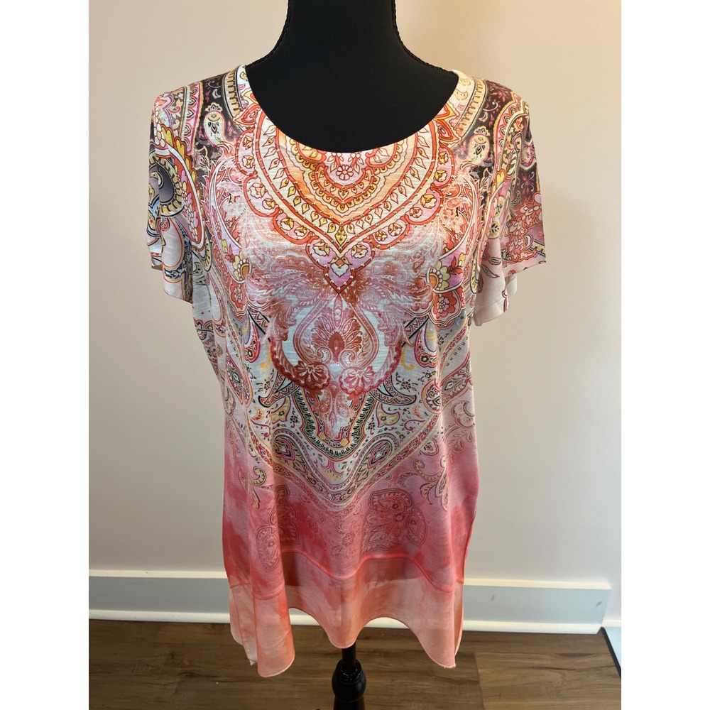 Clover + Pine Pink Orange Paisley Studded Sharkbite Hem Top Medium
